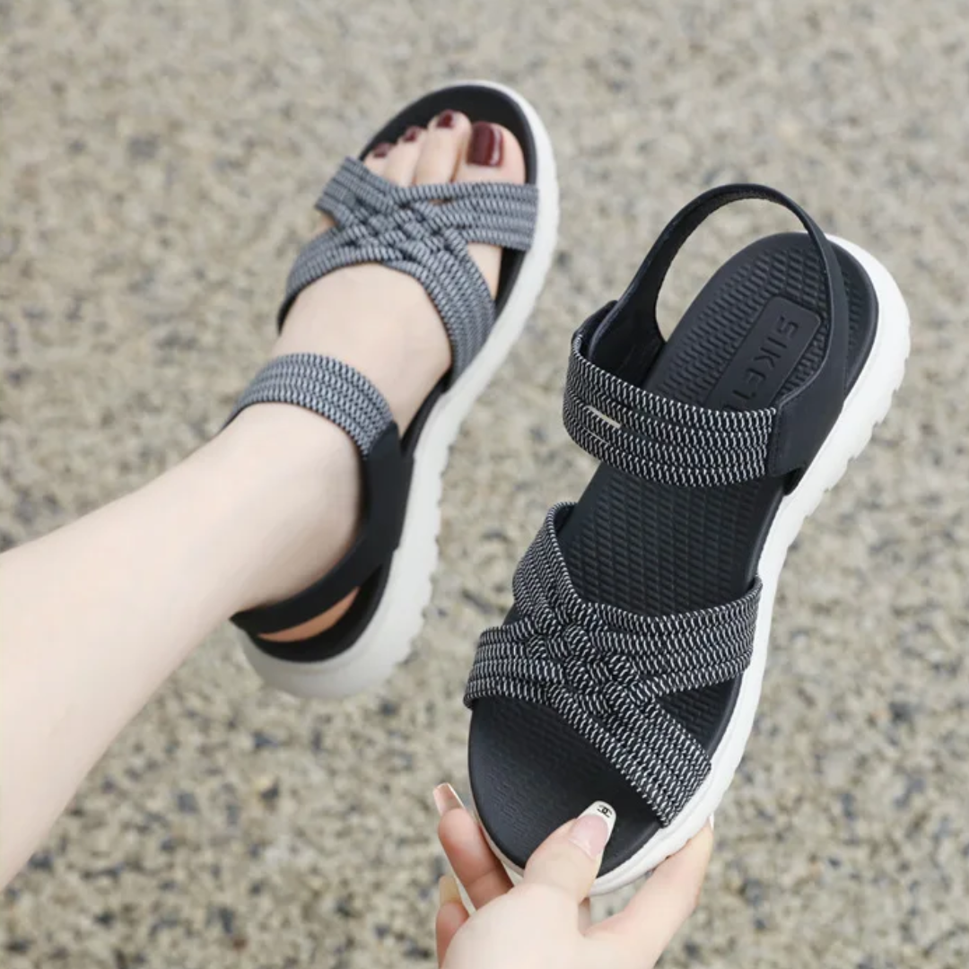 Leichte Komfortsandalen mit elastischem Halt