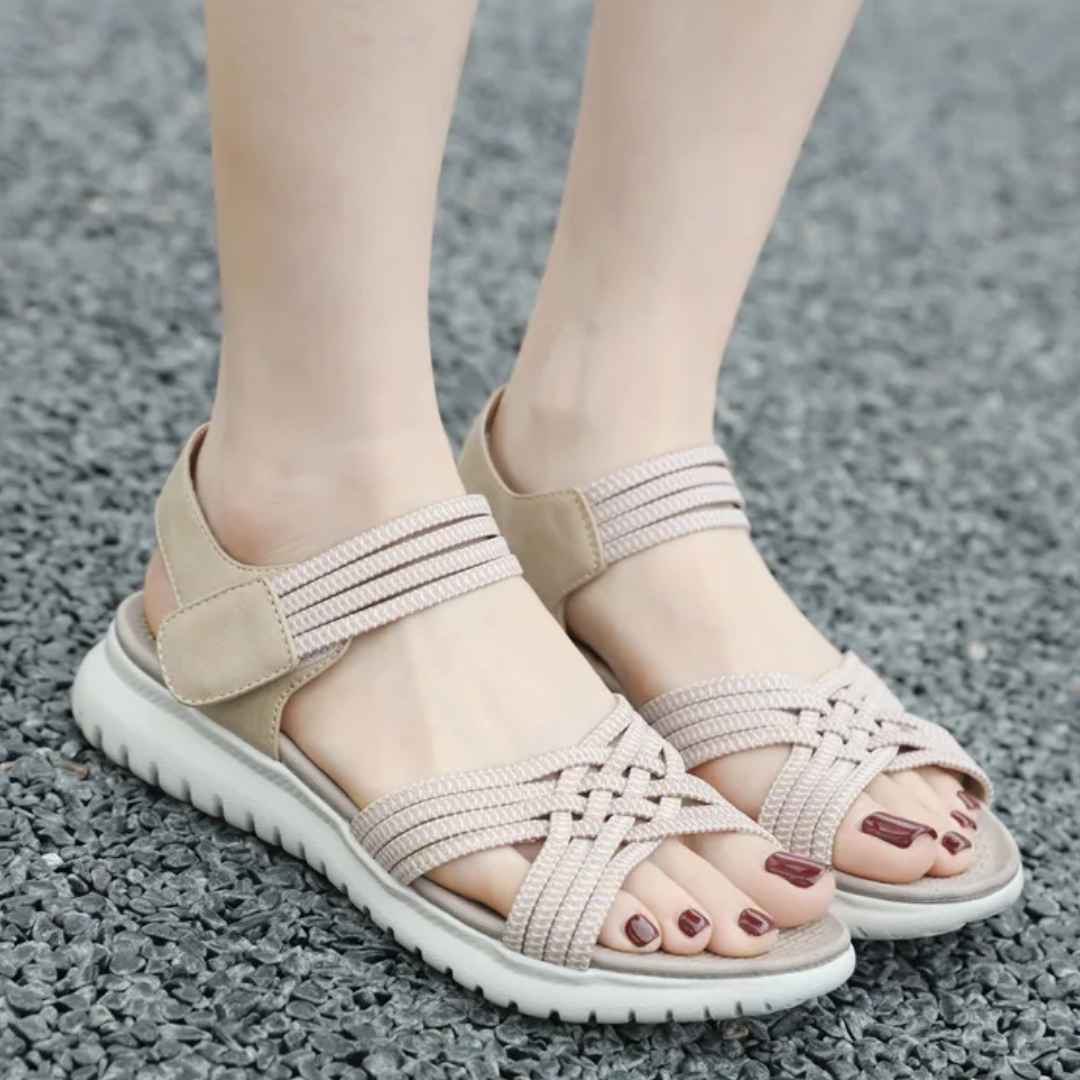 Leichte Komfortsandalen mit elastischem Halt