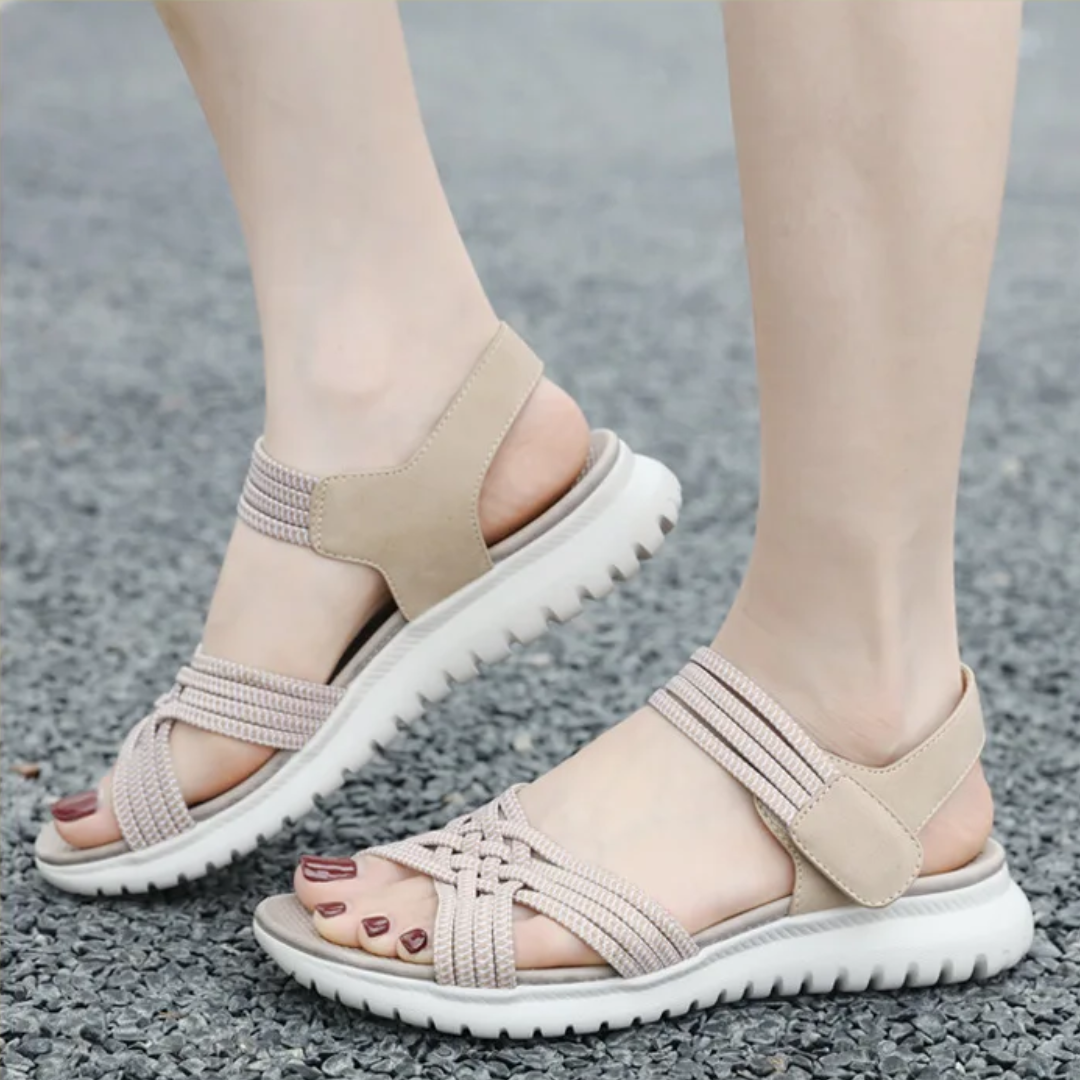 Leichte Komfortsandalen mit elastischem Halt