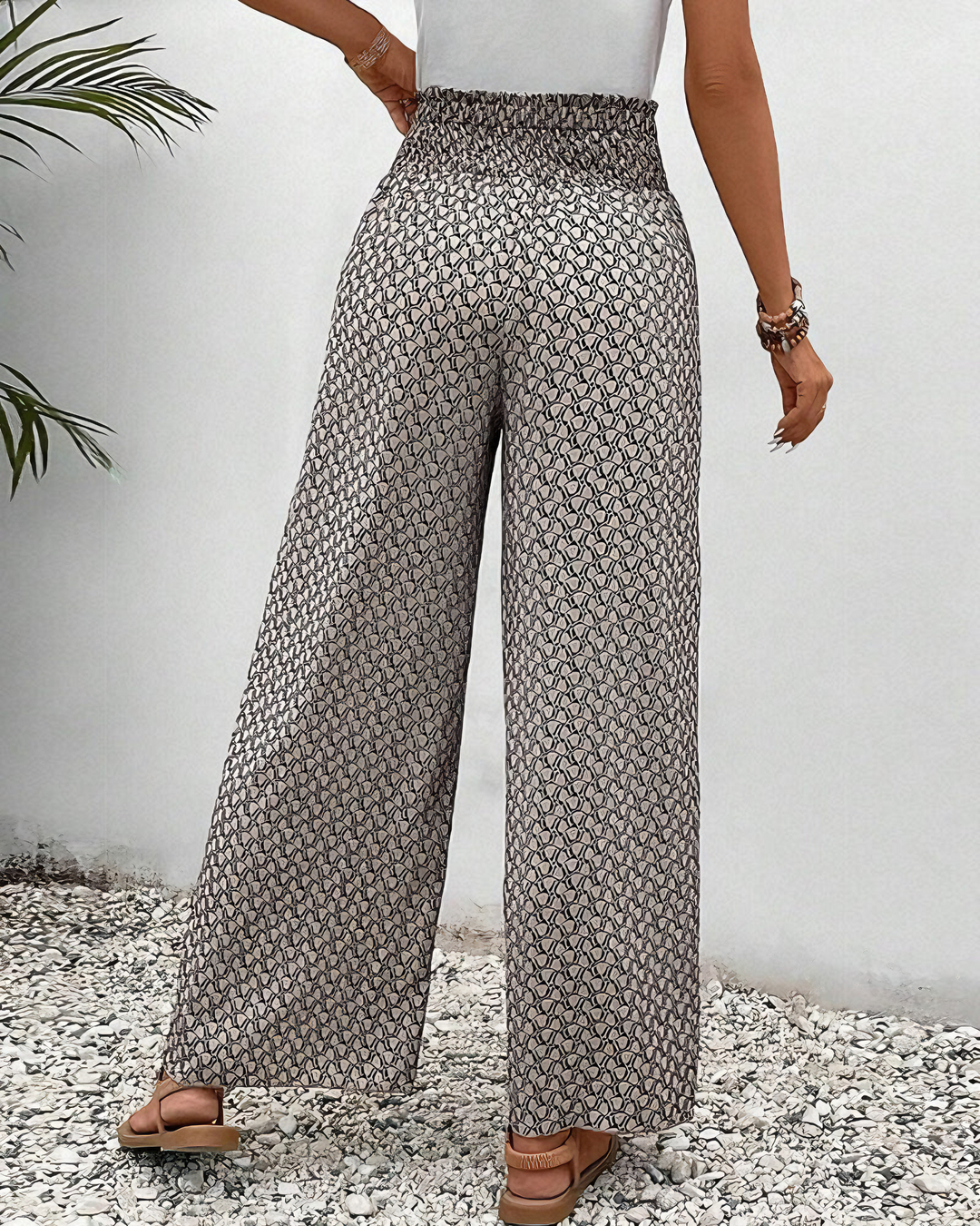 Lisette Hose mit weitem Bein und geometrischem Druck