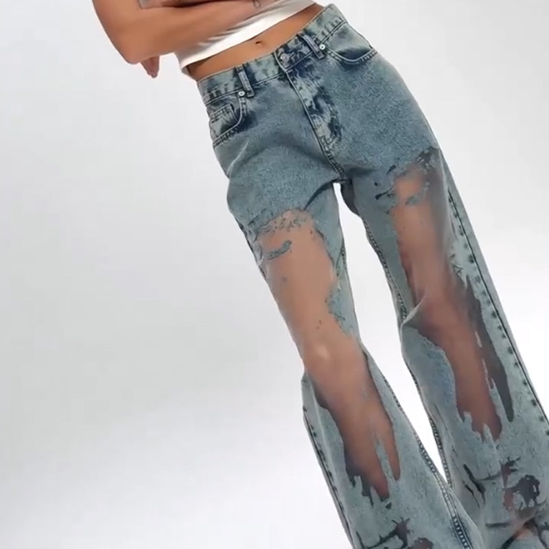 JEANS MIT VINTAGE MESH PATCHWORK PRINT